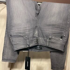 TORRID size 16 R Jeggings. NWT Medium Gray.